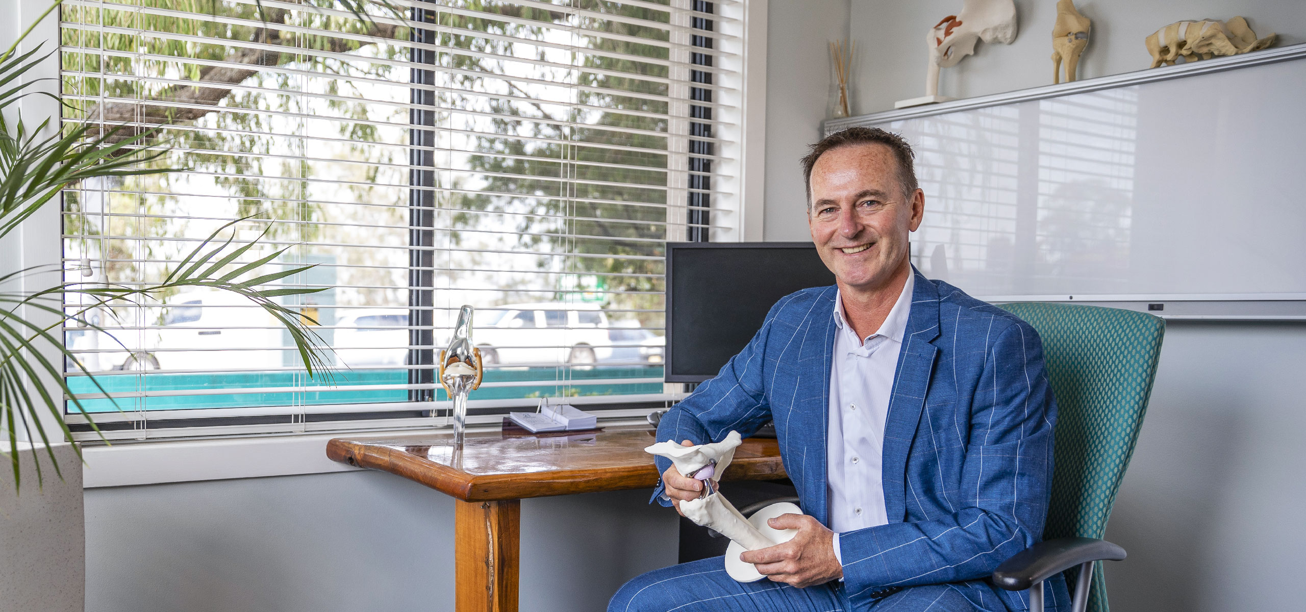 Dr Jonathan Young Orthopaedic Surgeon Newcastle and Lake Macquarie